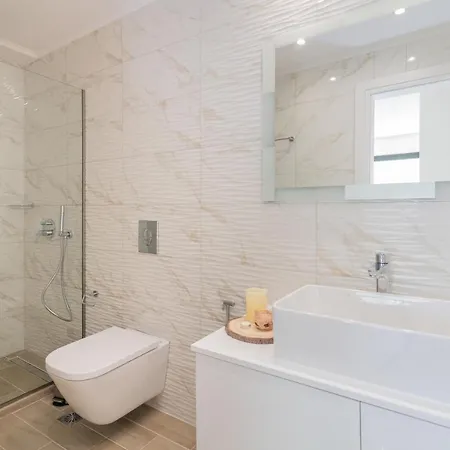 וילה Valentino Luxury *