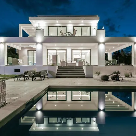 Valentino Luxury וילה Plános