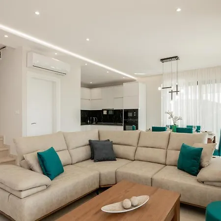 Valentino Luxury Plános