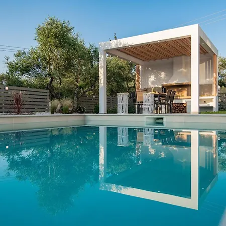 וילה Valentino Luxury